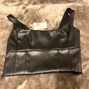 Faux leather crop tank. NWT. Sz M/L. Zip side closer.